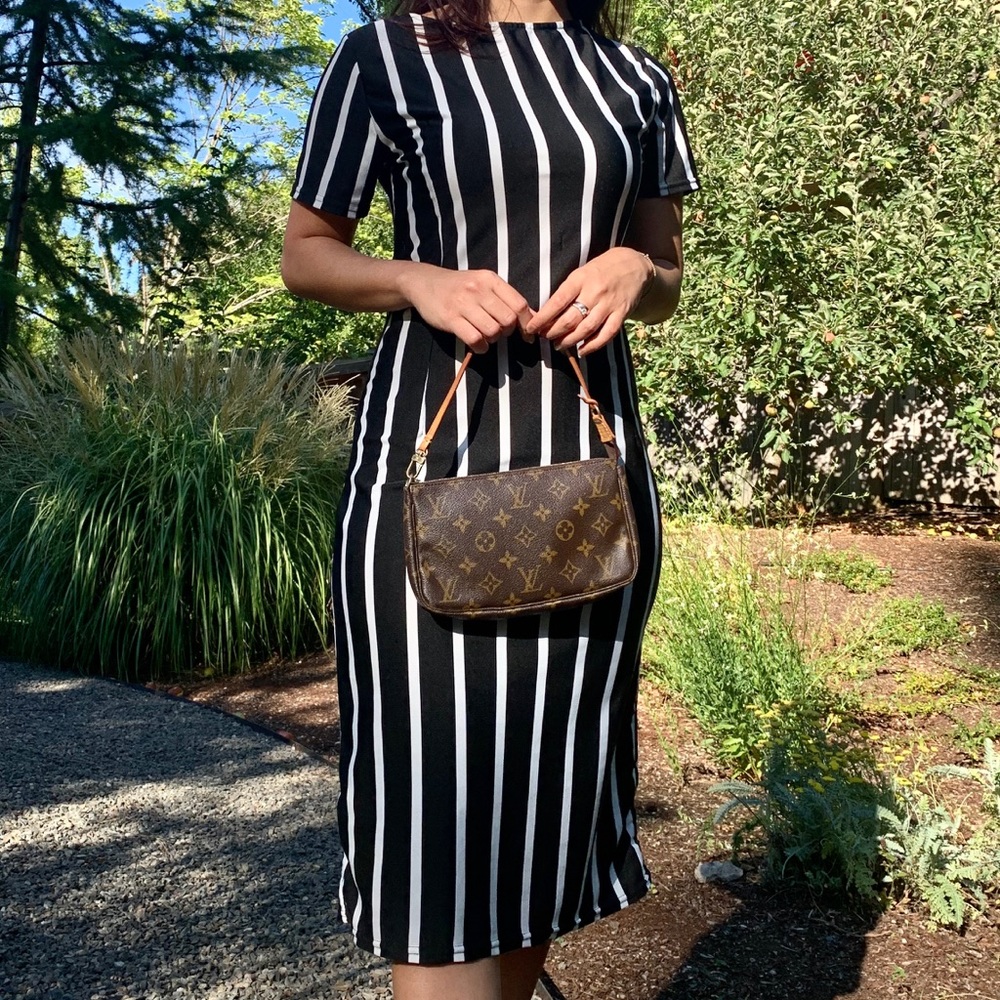 ❌ SOLD ❌ Authentic Louis Vuitton Pochette - Picture 6 of 7